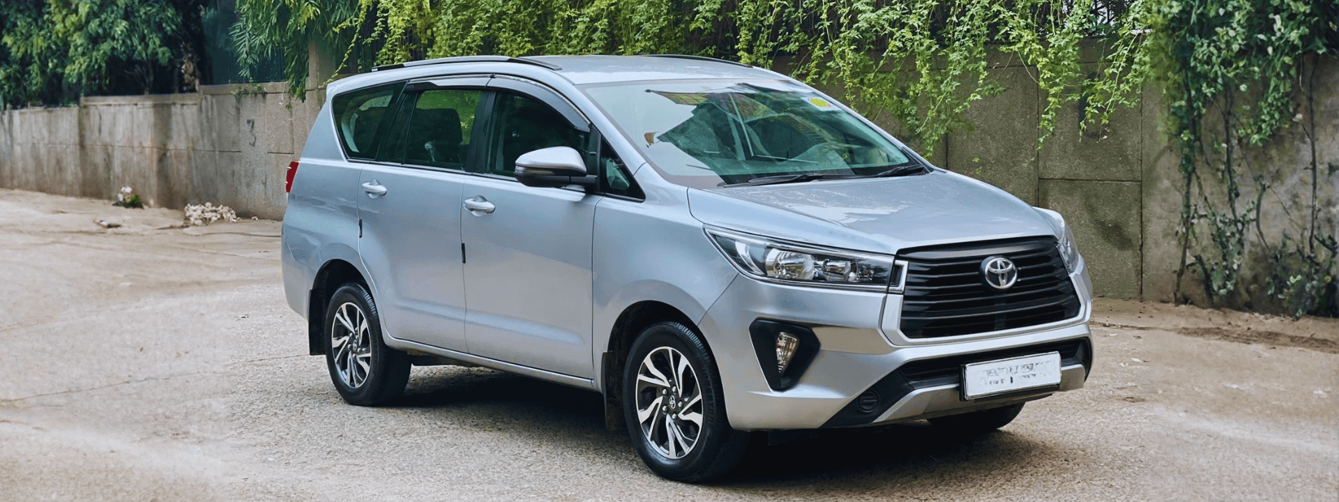 Innova Crysta cab on rent in Lucknow